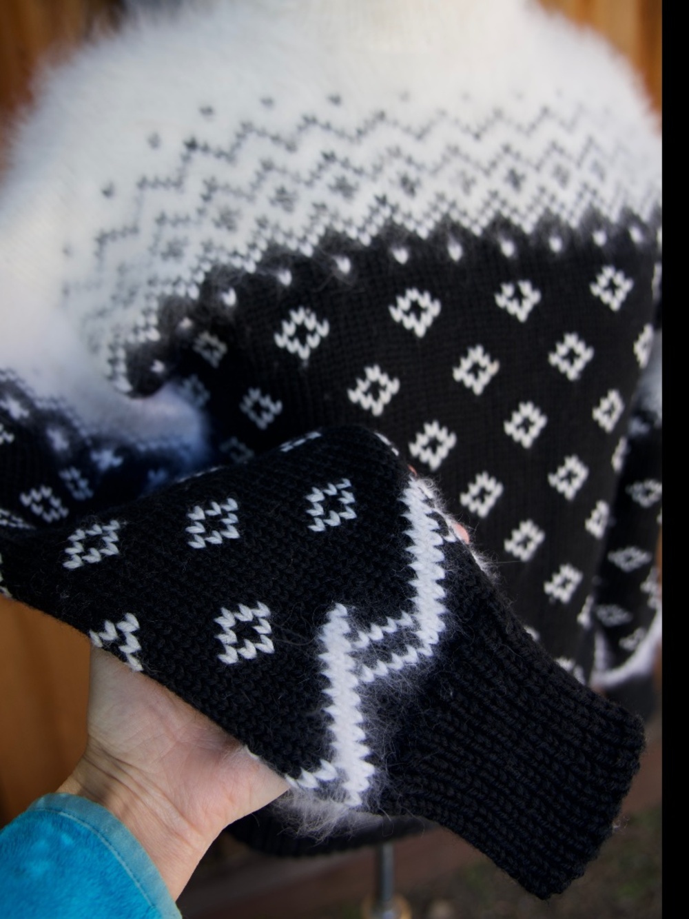 Vintage Wool/Angora Blend Hand Knit Fair Isle Black/White Ski Sweater Woman's S - Picture 5 of 17